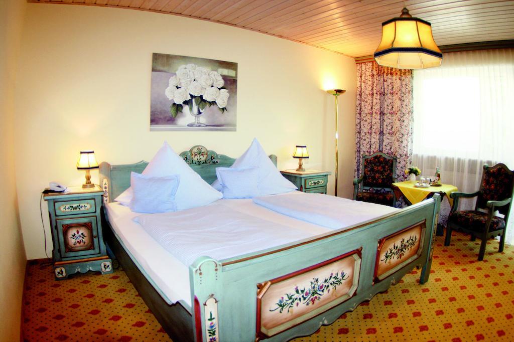 Hotel Garni Hubertushof Bad Füssing Zimmer foto