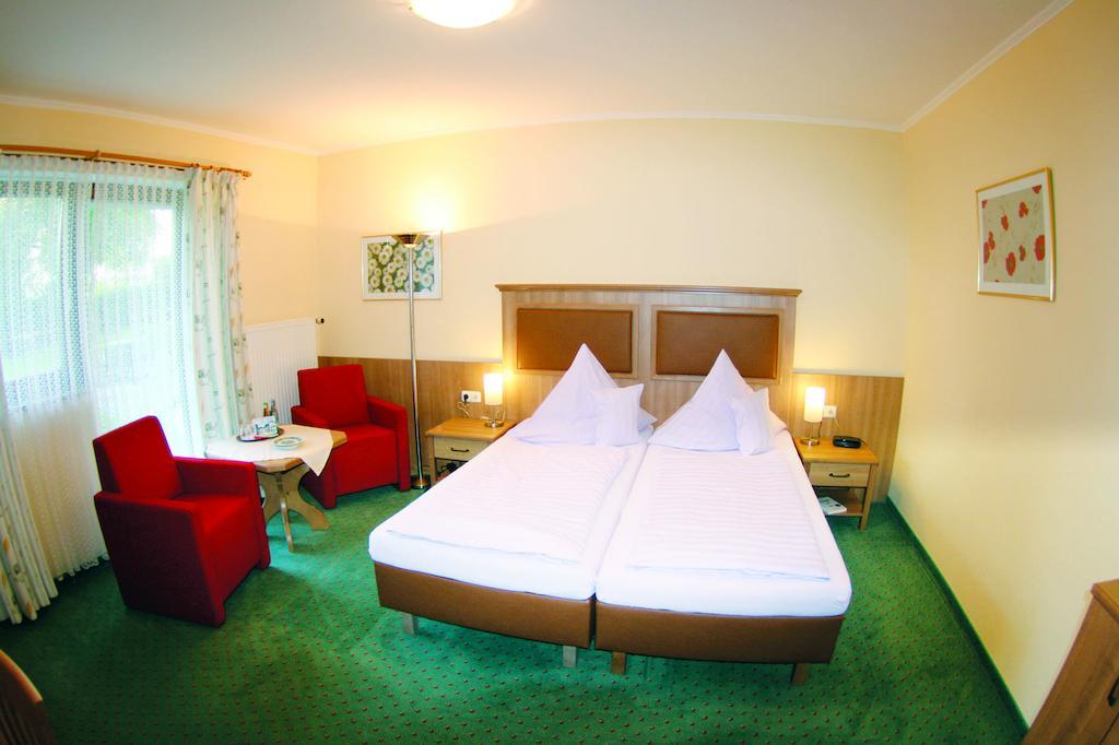 Hotel Garni Hubertushof Bad Füssing Zimmer foto